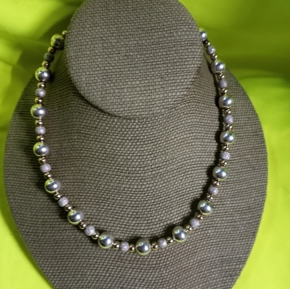 Two tone beaded glitter necklace - Picture 1 of 3